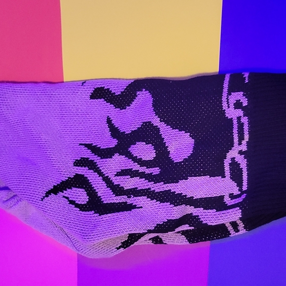 Flame designed sweater - Picture 3 of 3